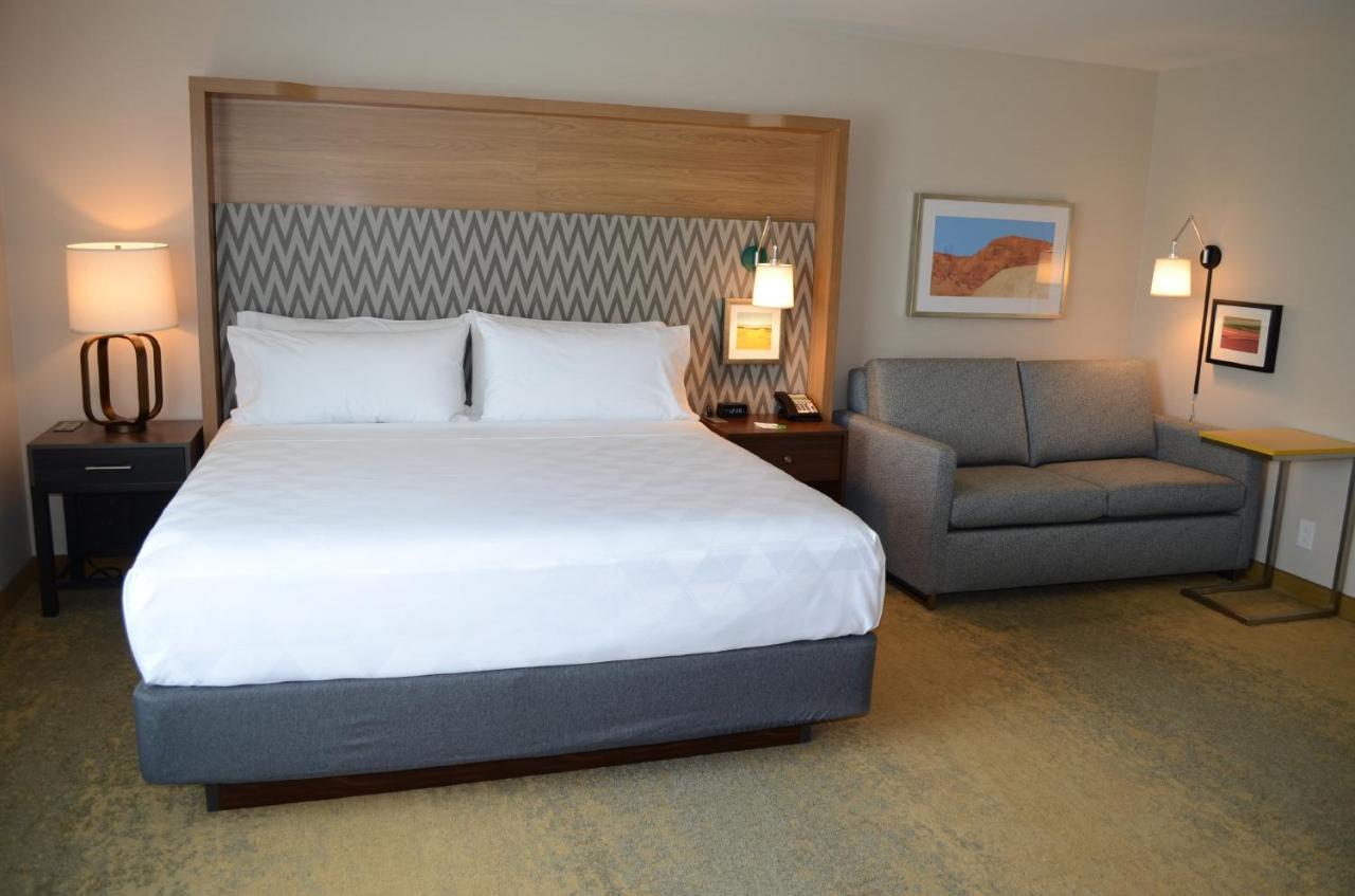 Holiday Inn Edmonton South - Evario Events By Ihg Room photo