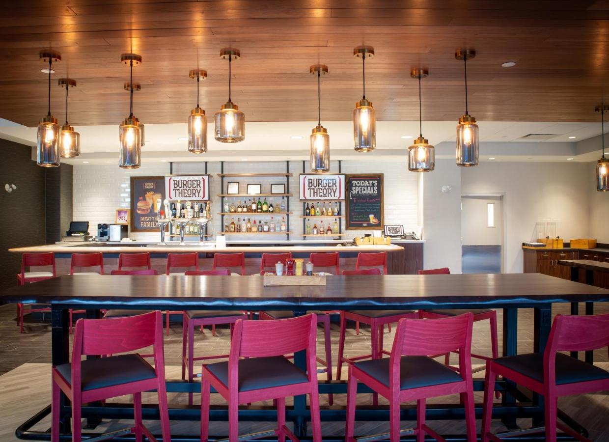 Holiday Inn Edmonton South - Evario Events By Ihg Exterior photo